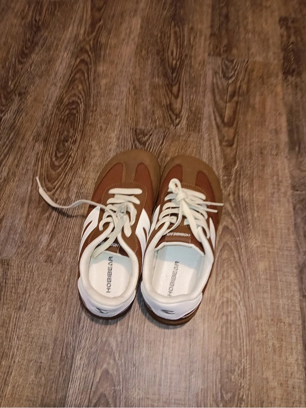 Hobibear Brown and White Low-Top Sneaker